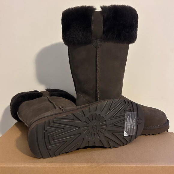 🆕NEW & AUTHENTIC UGG TALL BOOTS🆕 - Picture 2 of 14